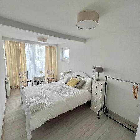 Newly Renovated 1 Bedroom Flat With Garden Pergola Ennis Eksteriør billede